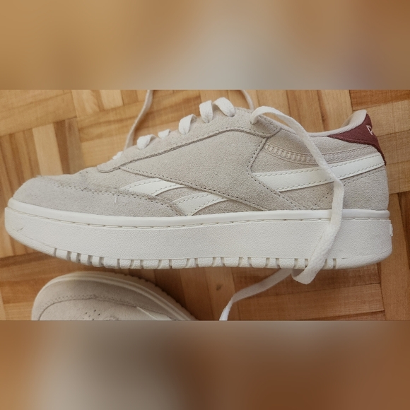 Women reebok sued sneakers size 8 - Picture 5 of 5